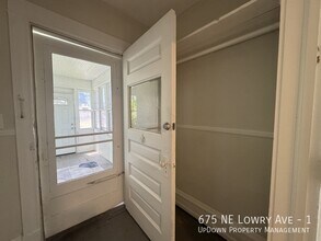 675 NE Lowry Ave in Minneapolis, MN - Building Photo - Building Photo