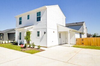 30513 Bladnoch Ln in Waller, TX - Building Photo - Building Photo