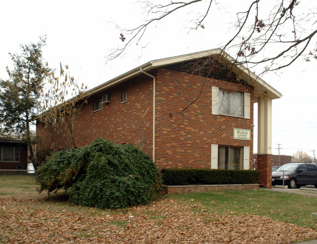 Oxford Apartments in Huntington, WV - Building Photo - Building Photo