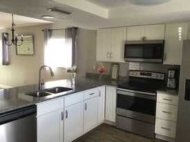 7731 Danube Dr, Unit 7731 in Hudson, FL - Building Photo