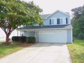 5402 Carriage Woods Dr in Browns Summit, NC - Building Photo