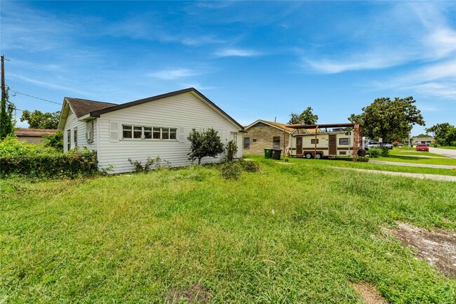 property at 209 Hyta St