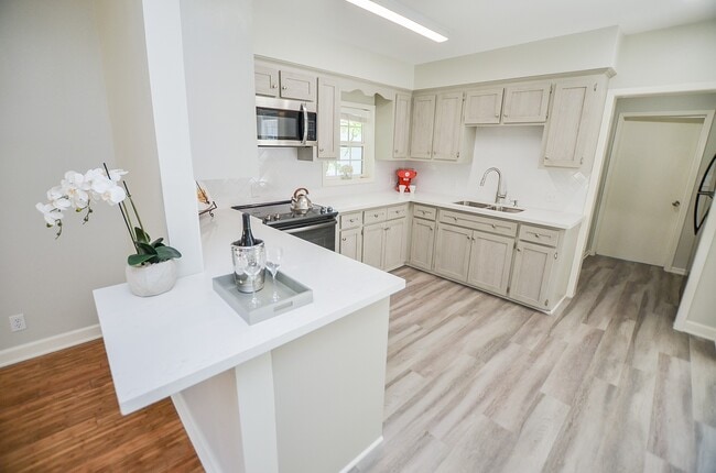 1613 Mulcahy St in Rosenberg, TX - Building Photo - Building Photo