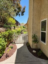 6802 Chapman Pl in Moorpark, CA - Building Photo - Building Photo