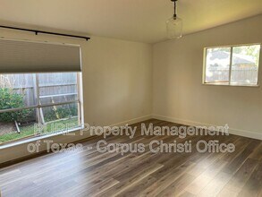 730 Bradshaw Dr in Corpus Christi, TX - Building Photo - Building Photo