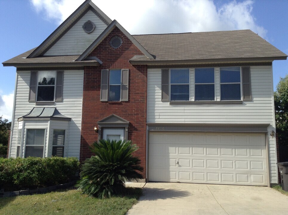 2810 Redrock Trail in San Antonio, TX - Building Photo