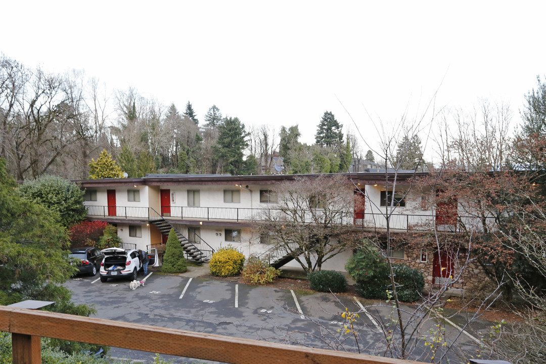 Town & Country Apartments in Portland, OR - Foto de edificio