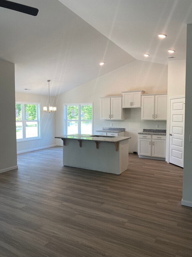 1724 N 20th St in Morehead City, NC - Building Photo - Building Photo