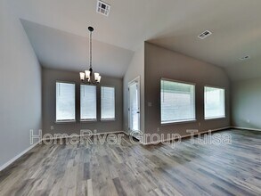 1513 E Atlanta St in Broken Arrow, OK - Building Photo - Building Photo