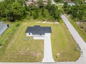 2504 30th St SW in Lehigh Acres, FL - Building Photo - Building Photo