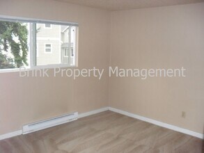 2822 SW Genesee St in Seattle, WA - Building Photo - Building Photo