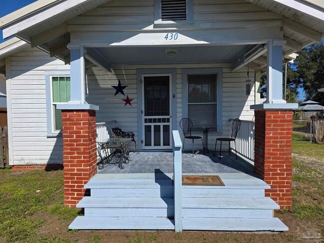 430 S 1st St in Pensacola, FL - Foto de edificio - Building Photo