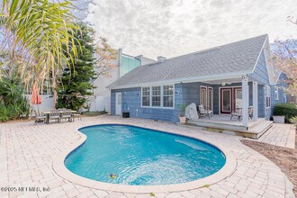 214 Hopkins St in Neptune Beach, FL - Building Photo - Building Photo