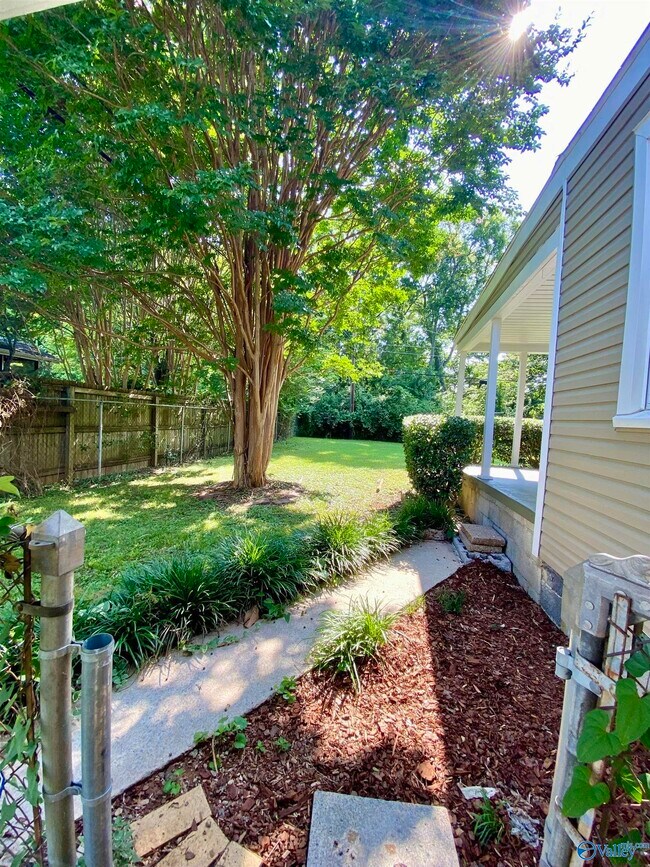2019 Vanderbilt Dr SW in Huntsville, AL - Building Photo - Building Photo