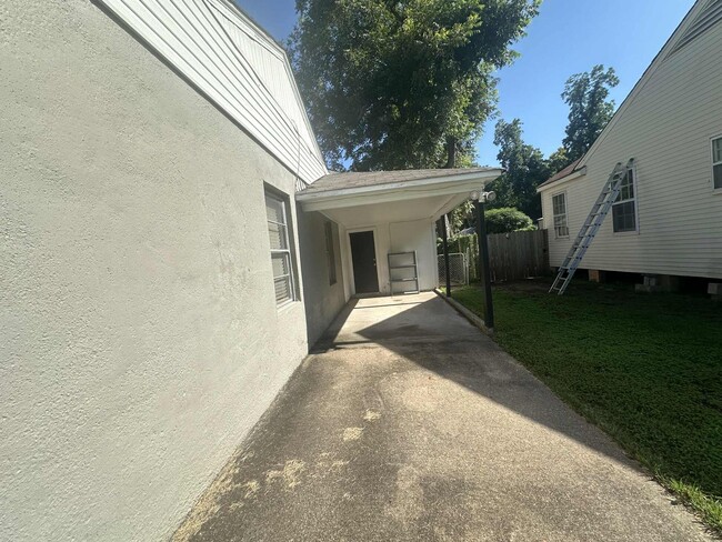 145 E Ratcliff St in Shreveport, LA - Building Photo - Building Photo