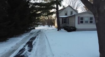 2048 N Sheridan Rd in Waukegan, IL - Building Photo