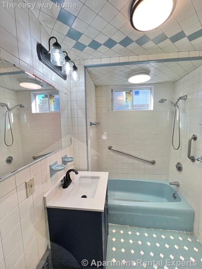 141 Albion St, Unit 2 in Somerville, MA - Foto de edificio - Building Photo