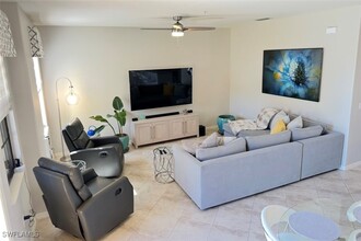 8997 Cambria Cir in Naples, FL - Building Photo - Building Photo