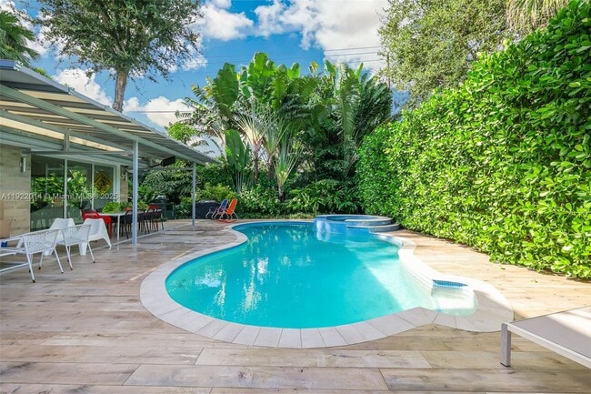 280 SW 20th Rd, Unit 1 in Miami, FL - Building Photo - Building Photo