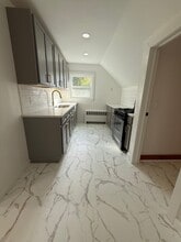 5 Park St, Unit 5 R side in Wanaque, NJ - Building Photo - Building Photo