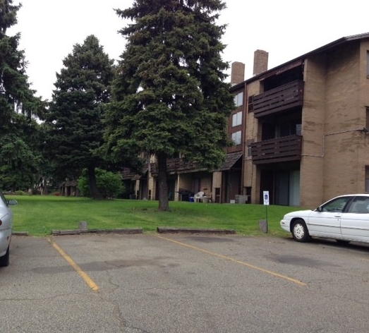 Oak Hill Apartments in North Versailles, PA - Building Photo