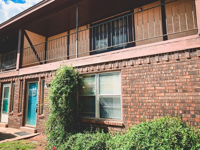 property at 3522 Adenmor Ct