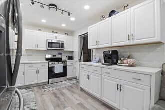 7551 Polk St in Hollywood, FL - Building Photo - Building Photo