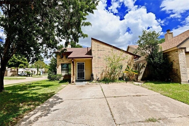 property at 7124 Golden Dale Ct
