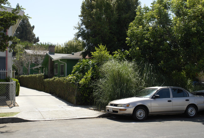 1240 Tamarind Ave in Los Angeles, CA - Foto de edificio - Building Photo