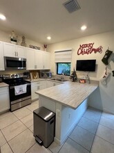 11139 W 32nd Ln in Hialeah, FL - Building Photo - Building Photo