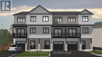 325 Voyageur Pl in Russell, ON - Building Photo