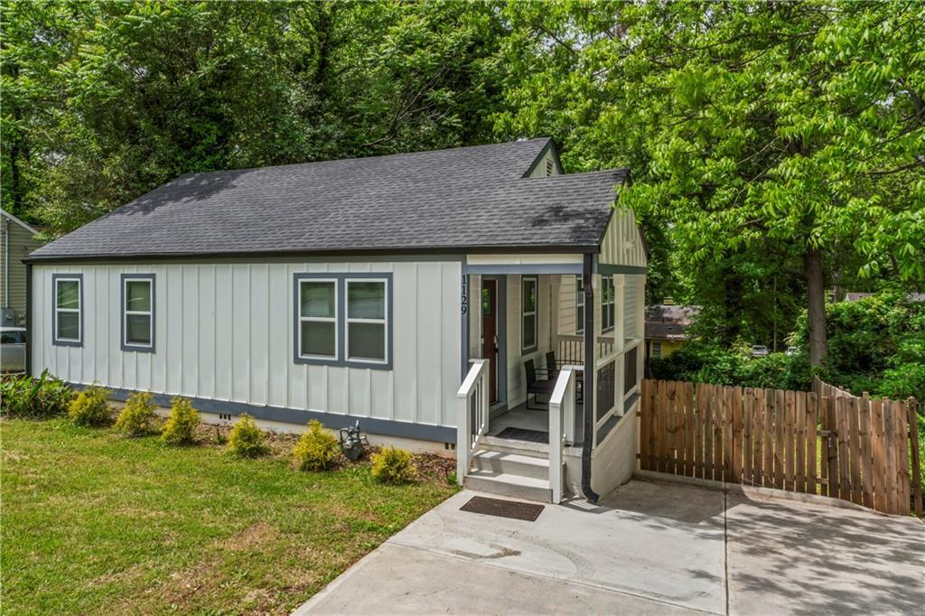 1129 Graymont Dr SW in Atlanta, GA - Building Photo
