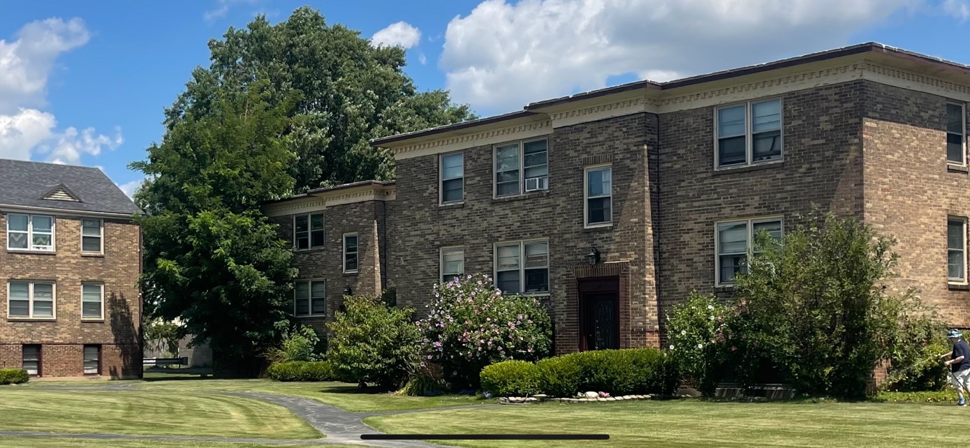 Chatsworth Place Apartments in Kenmore, NY - Building Photo