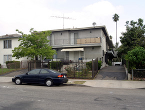 5753 Lexington Ave in Los Angeles, CA - Building Photo - Building Photo