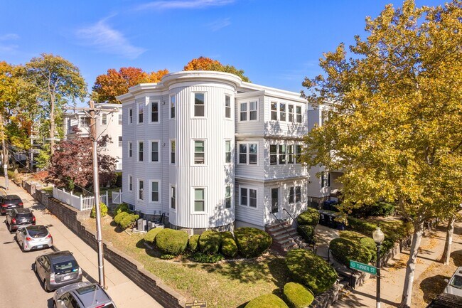 517 Washington St, Unit 2