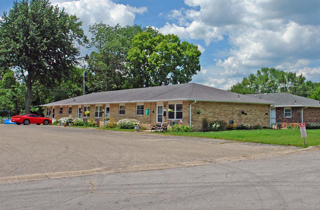 49-107 Gloria Ave in New Lebanon, OH - Building Photo