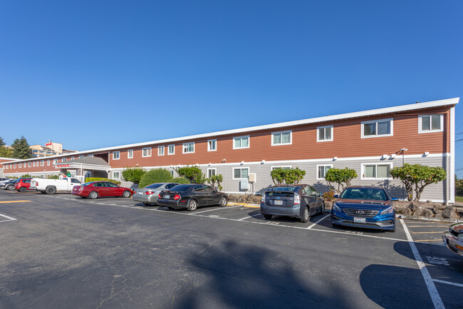 SkyView Park Villa in Seatac, WA - Building Photo - Building Photo