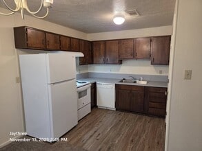 1505 E Beverly Dr, Unit 1505 Oakpark in Corsicana, TX - Building Photo - Building Photo