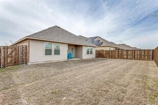 404 Spur Ridge in Princeton, TX - Building Photo