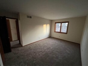 4115 Eldorado Ct in Brookfield, WI - Foto de edificio - Building Photo