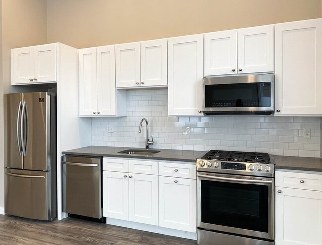 345 Pleasant St in Watertown, MA - Building Photo - Building Photo