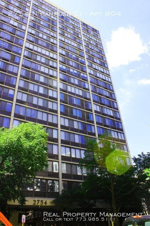 2754 N Hampden Ct-Unit -Apt 804 in Chicago, IL - Building Photo