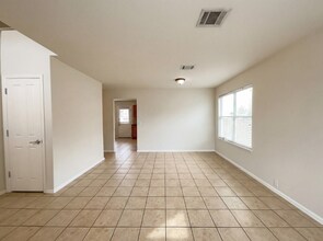 965 Sweet Gum Dr in Kyle, TX - Building Photo - Building Photo