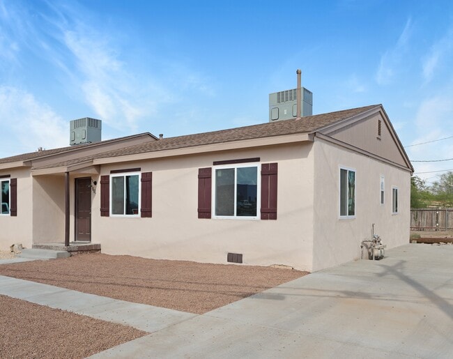 property at 621 S Melendres St