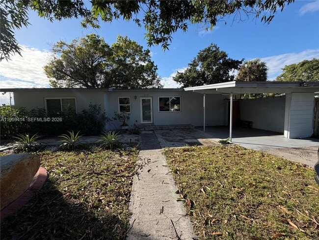 4210 SW 10th St in Plantation, FL - Building Photo - Building Photo
