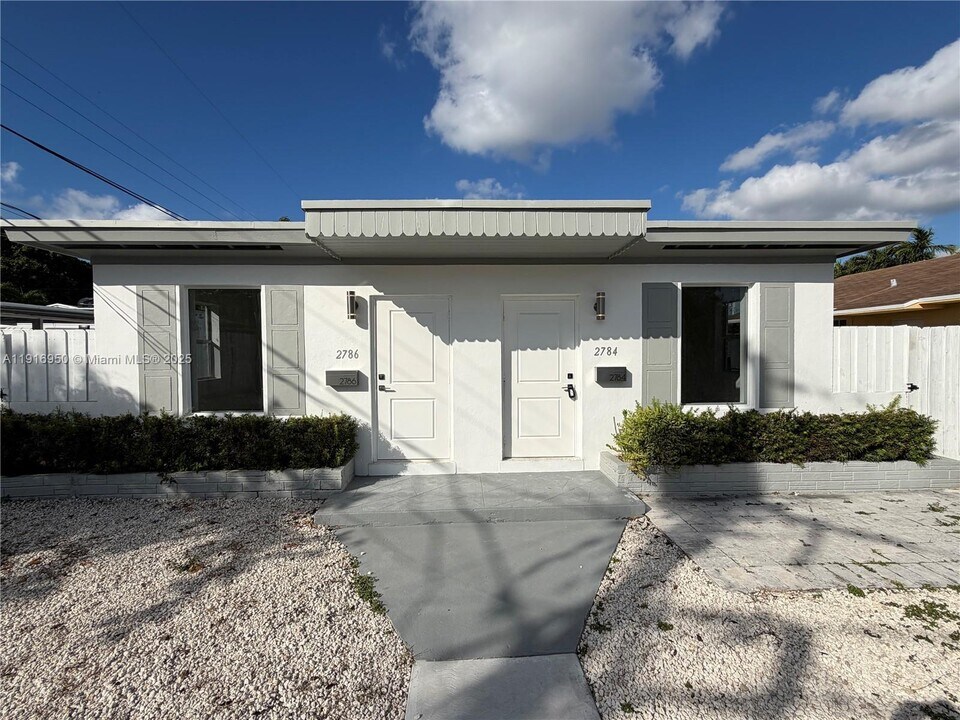 2784 SW 31st Pl in Miami, FL - Building Photo