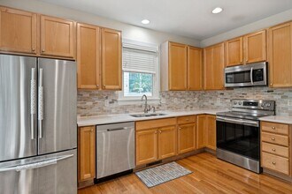 205 Bluefield Rd in Chapel Hill, NC - Building Photo - Building Photo