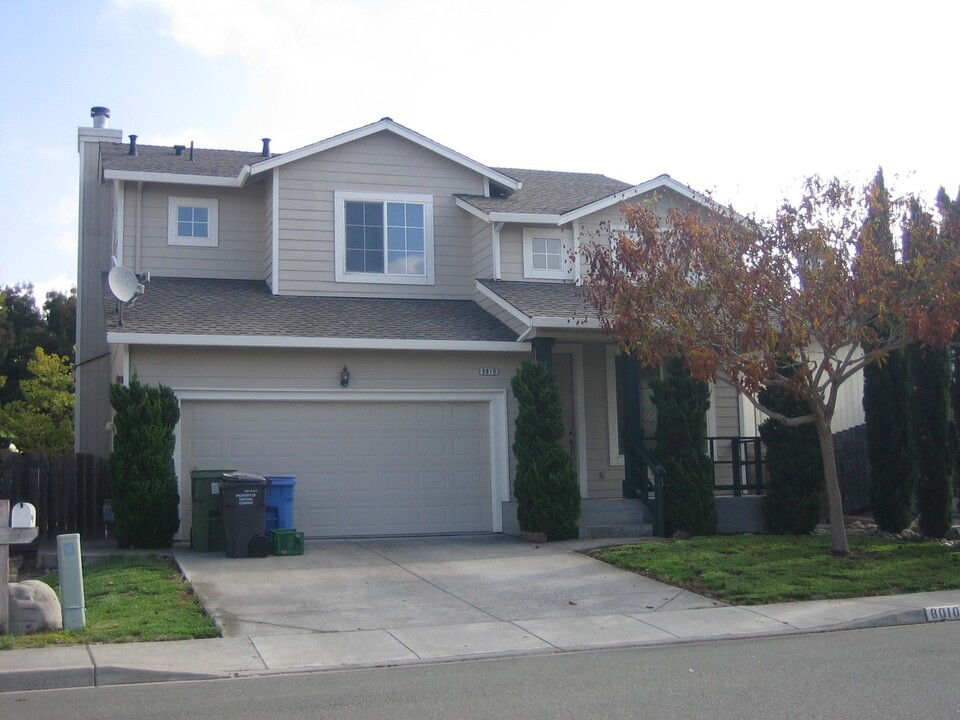 8010 Mason Dr in Rohnert Park, CA - Building Photo