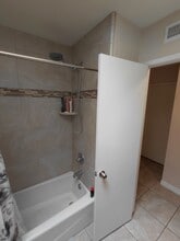 575 Pierpont Dr in Costa Mesa, CA - Building Photo - Building Photo