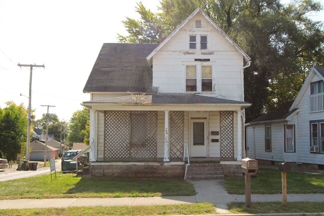 507 W Riverside Ave